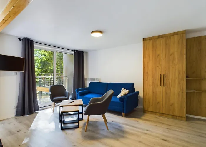 Apartamenty Familly Dabrowka - Przy Parku, Prywatny Parking, Sauna, Ogod - By Spaceapart