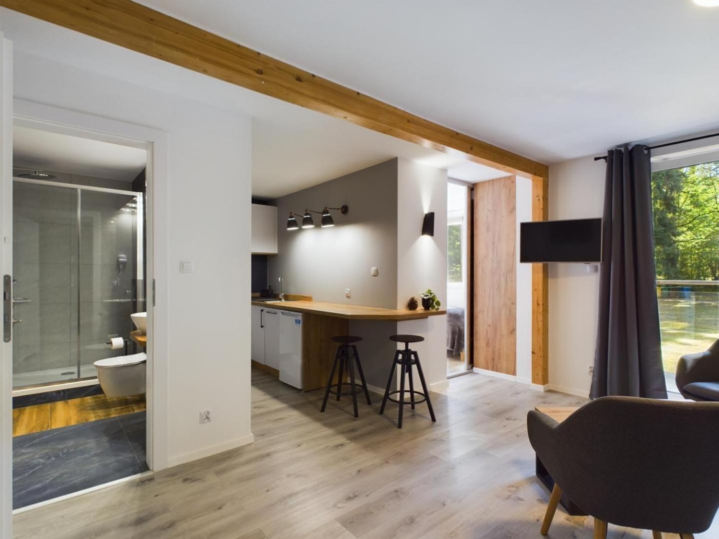 Apartment Familly Dabrowka - Przy Parku, Prywatny Parking, Sauna, Ogod - By Spaceapart Jelenia Góra