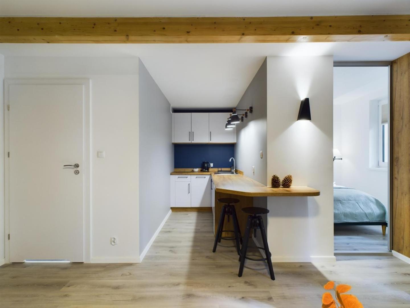 Apartment Familly Dabrowka - Przy Parku, Prywatny Parking, Sauna, Ogod - By Spaceapart Jelenia Góra