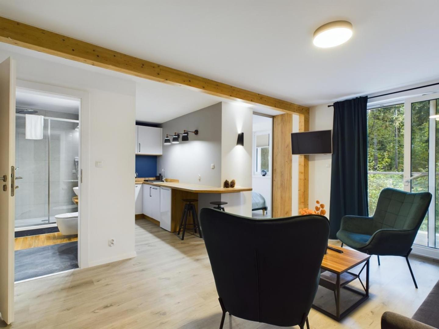 Apartment Familly Dabrowka - Przy Parku, Prywatny Parking, Sauna, Ogod - By Spaceapart Jelenia Góra