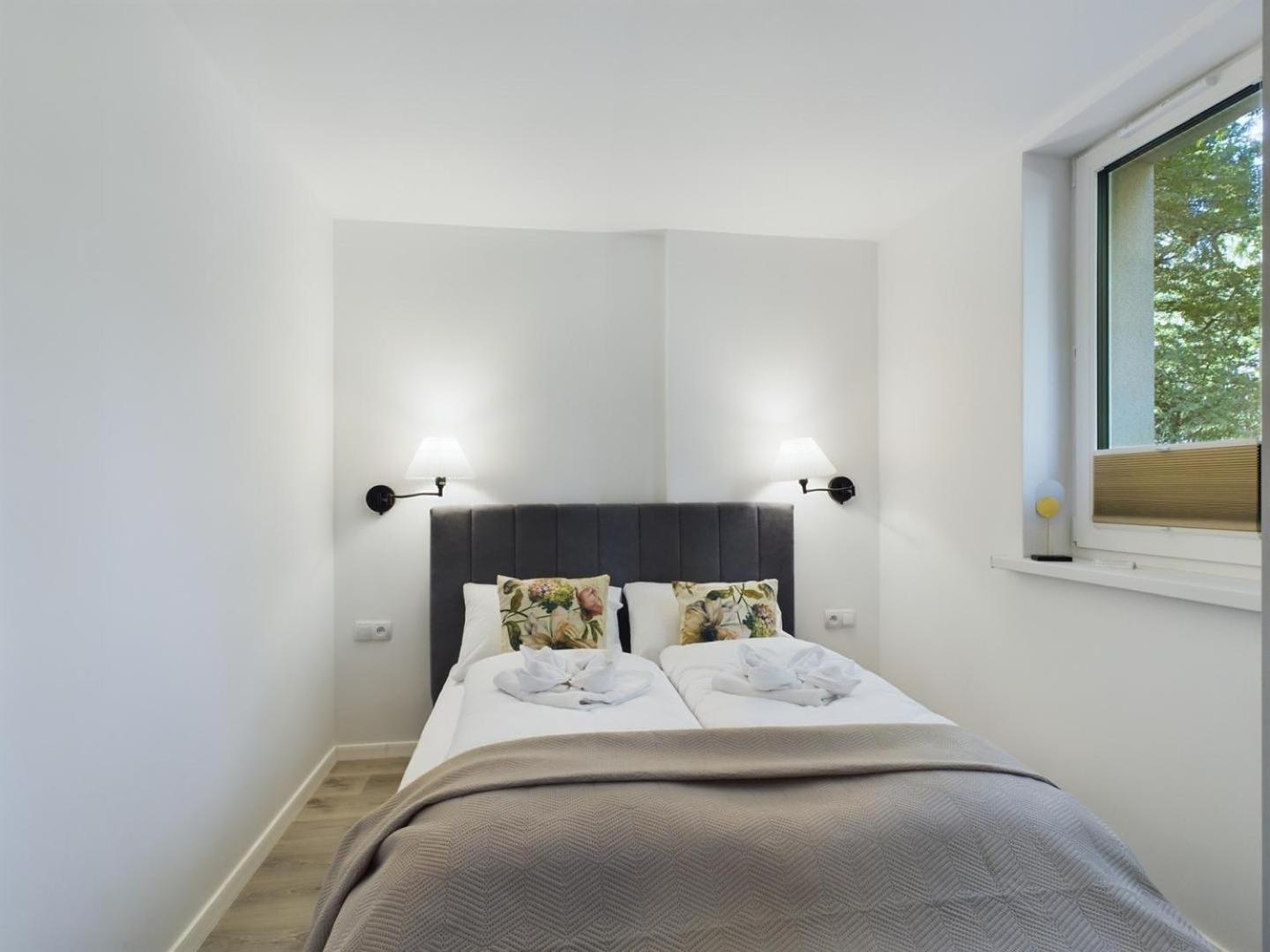 Familly Dabrowka - Przy Parku, Prywatny Parking, Sauna, Ogod - By Spaceapart Apartment Jelenia Góra